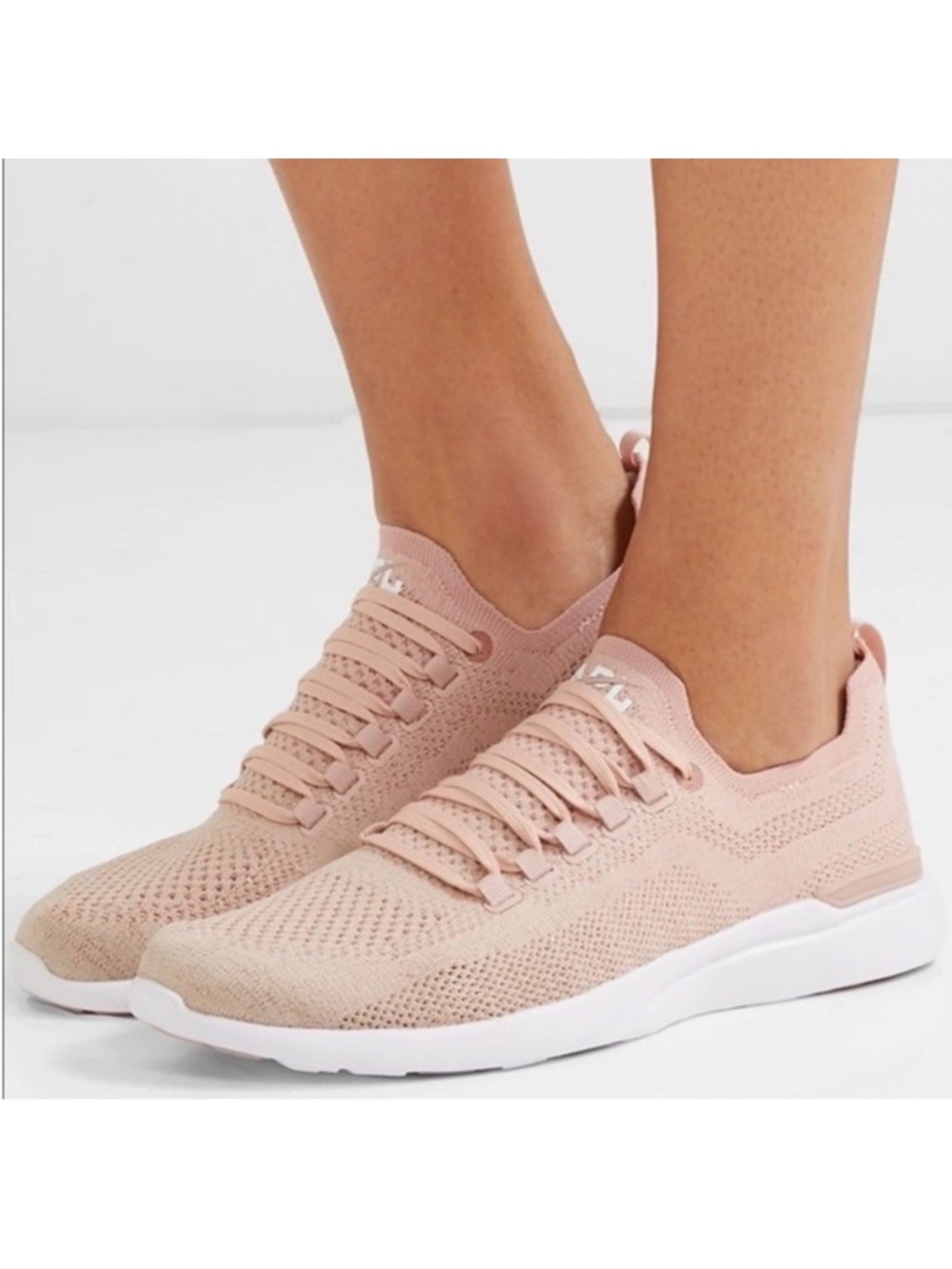 APL Techloom Breeze Running Shoes Sneakers 7 women’s creme plaster pink